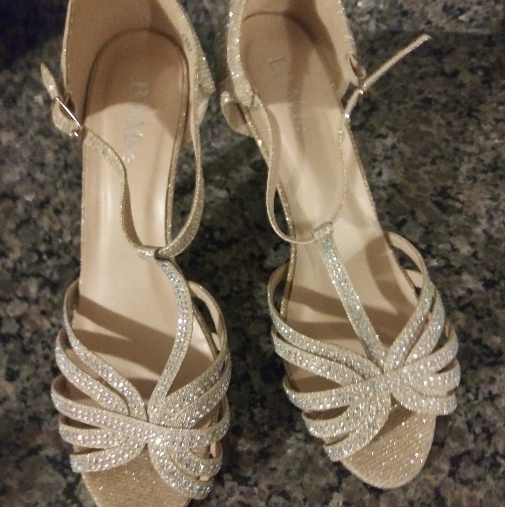 Meet your Posher, Amari